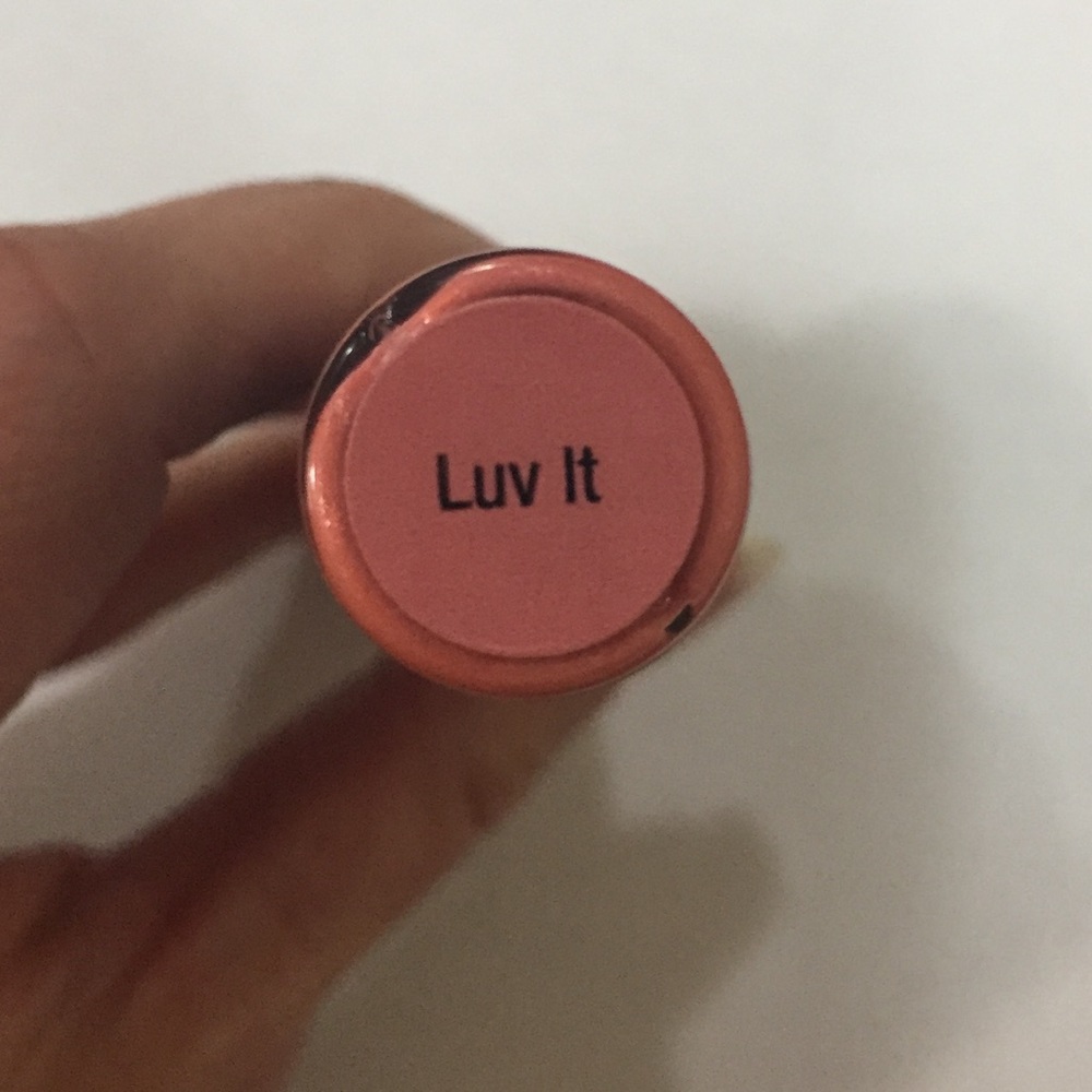 Luv It  LipSense
